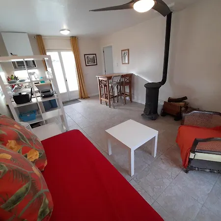 Сasa de vacaciones Cosy 2 Persons With Free Wifi And Parking Chez Mostarlic Bouconville