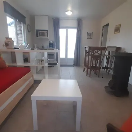 Cosy 2 Persons With Free Wifi And Parking Chez Mostarlic Bouconville